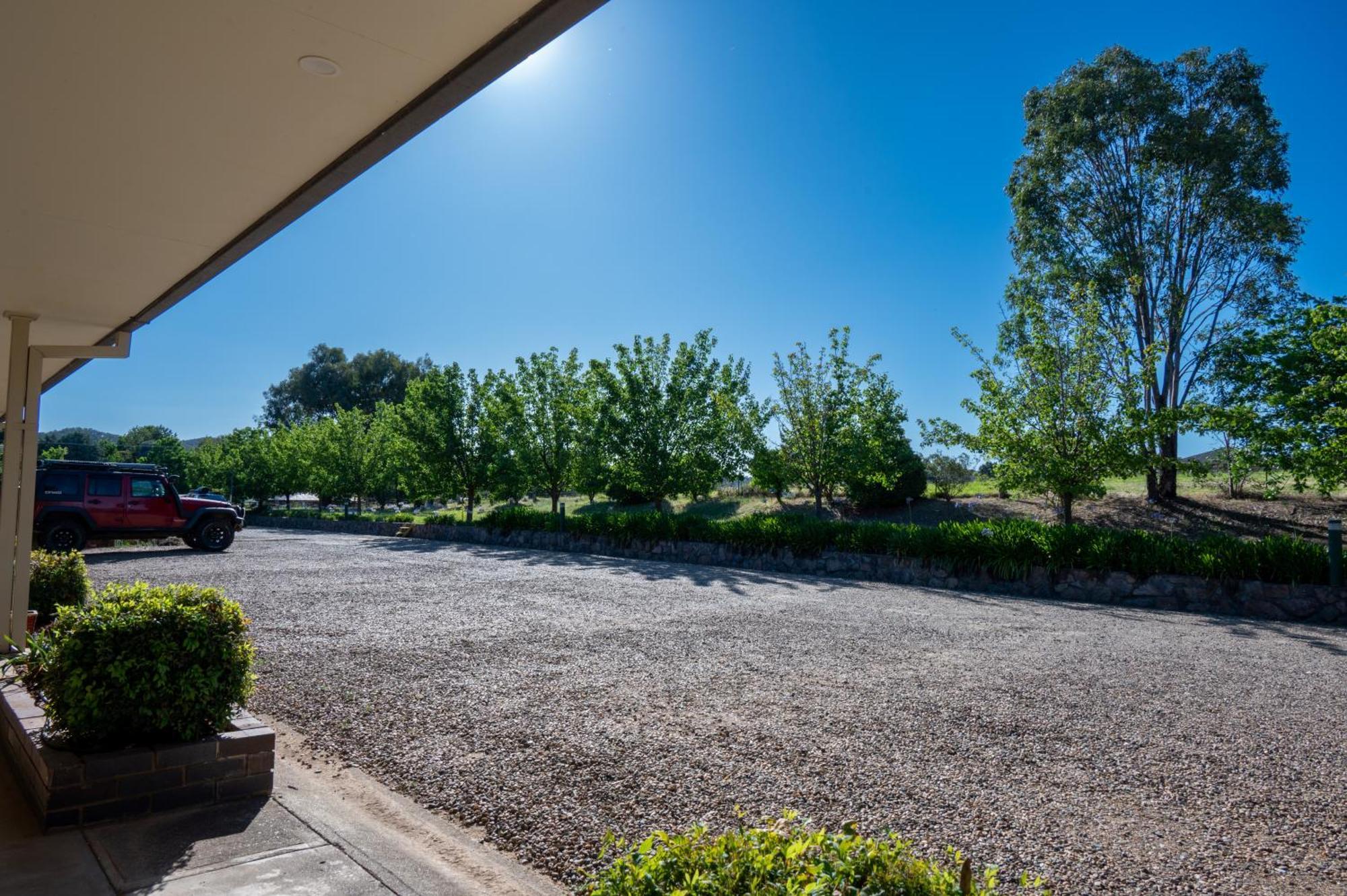 Tumut Valley Motel Pet Friendly Exteriér fotografie
