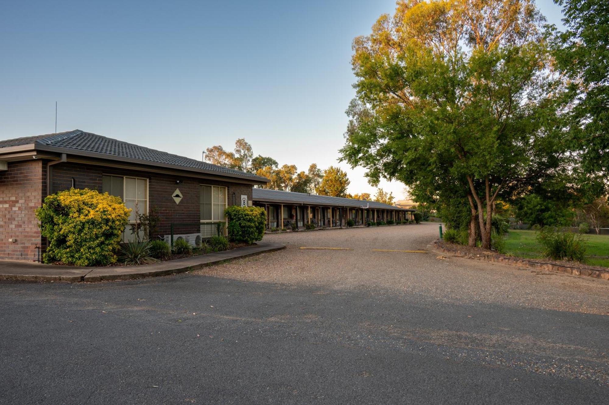 Tumut Valley Motel Pet Friendly Exteriér fotografie