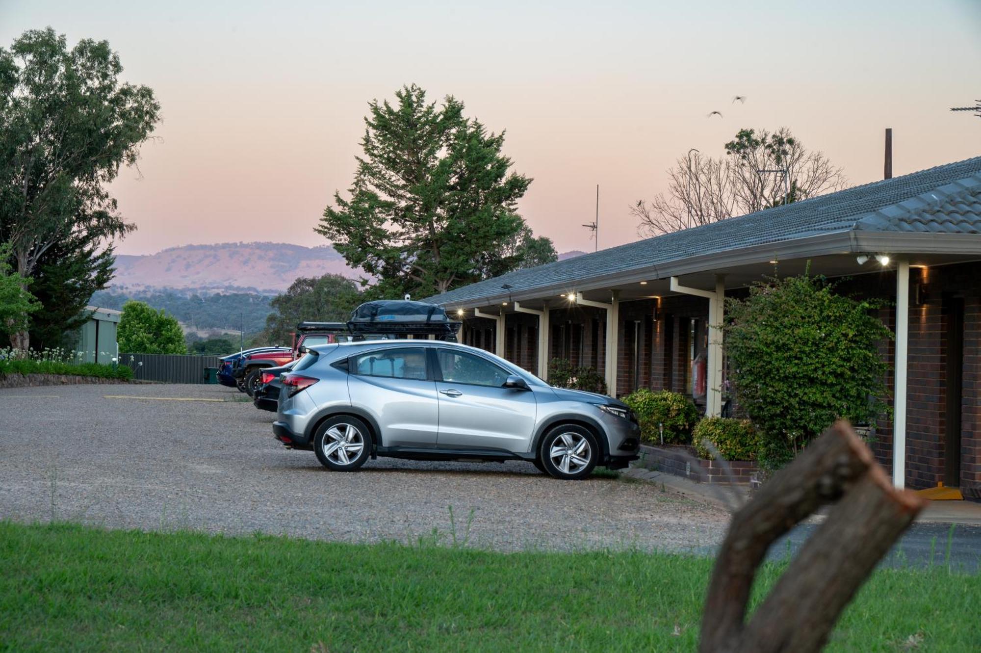 Tumut Valley Motel Pet Friendly Exteriér fotografie