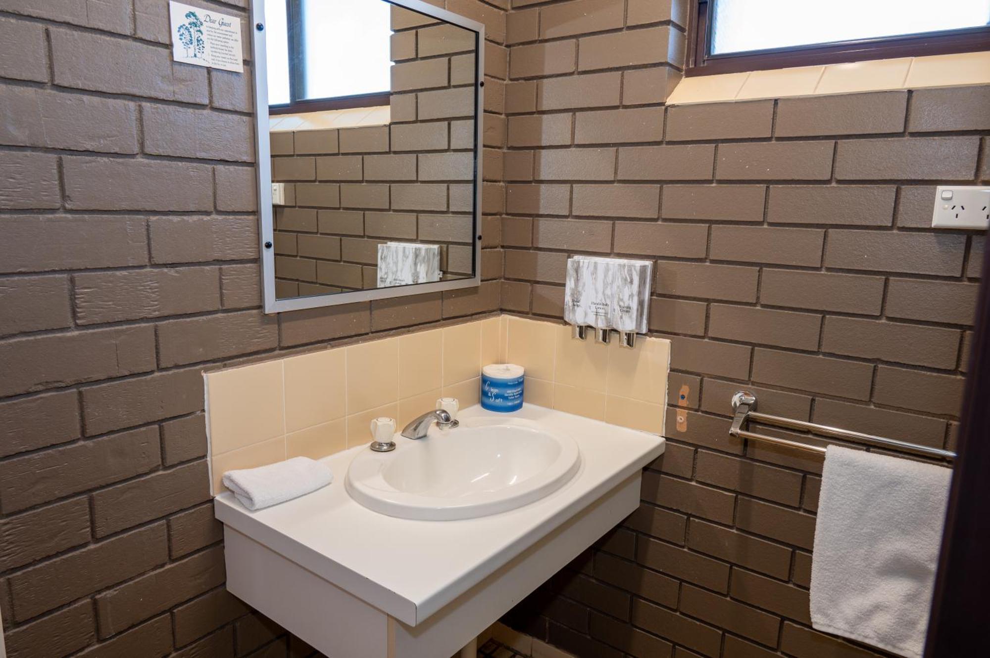 Tumut Valley Motel Pet Friendly Exteriér fotografie